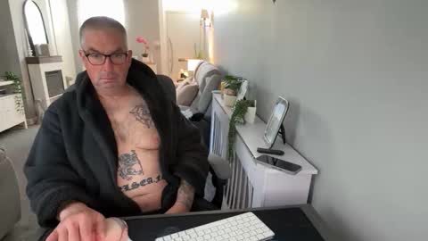 Snapshot of mtb1697 chatting on 10-09-25, 09:29 mtb1697 online show from 10-09-25, 09:29