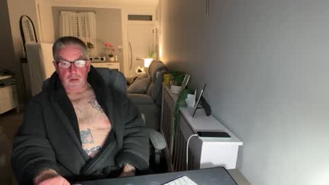 Snapshot of mtb1697 chatting on 10-27-25, 12:26 mtb1697 online show from 10-27-25, 12:26