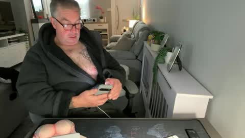 Snapshot of mtb1697 chatting on 10-29-25, 10:39 mtb1697 online show from 10-29-25, 10:39