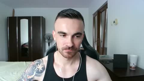 Snapshot of mu5clemania chatting on 10-09-25, 10:02 Victor online show from 10-09-25, 10:02