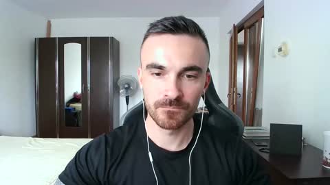 Snapshot of mu5clemania chatting on 10-13-25, 11:10 Victor online show from 10-13-25, 11:10