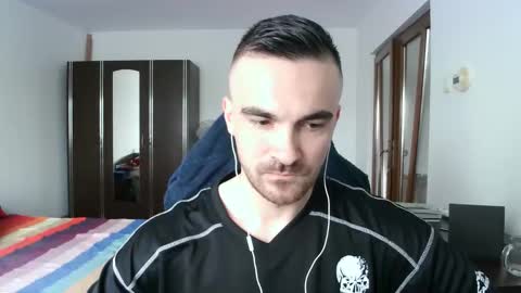 Snapshot of mu5clemania chatting on 10-22-25, 06:46 Victor online show from 10-22-25, 06:46