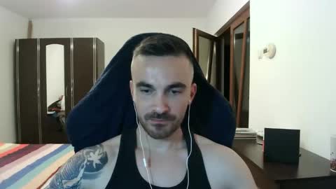 Snapshot of mu5clemania chatting on 10-24-25, 04:14 Victor online show from 10-24-25, 04:14