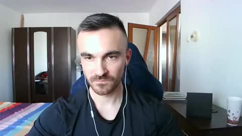 Snapshot of mu5clemania chatting on 10-25-25, 11:40 Victor online show from 10-25-25, 11:40