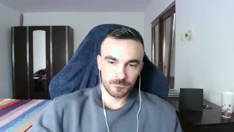 Snapshot of mu5clemania chatting on 10-27-25, 05:55 Victor online show from 10-27-25, 05:55