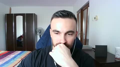 Snapshot of mu5clemania chatting on 11-03-25, 10:49 Victor online show from 11-03-25, 10:49