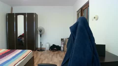 Snapshot of mu5clemania chatting on 11-05-25, 09:20 Victor online show from 11-05-25, 09:20