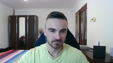 Snapshot of mu5clemania chatting on 11-12-25, 07:09 Victor online show from 11-12-25, 07:09