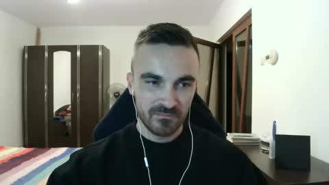 Snapshot of mu5clemania chatting on 11-14-25, 04:38 Victor online show from 11-14-25, 04:38