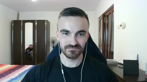 Snapshot of mu5clemania chatting on 11-17-25, 01:50 Victor online show from 11-17-25, 01:50