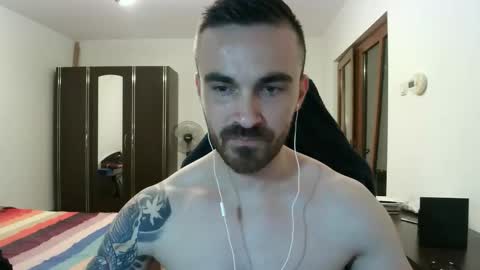 Snapshot of mu5clemania chatting on 11-21-25, 05:33 Victor online show from 11-21-25, 05:33