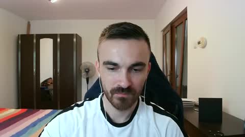 Snapshot of mu5clemania chatting on 11-22-25, 10:36 Victor online show from 11-22-25, 10:36