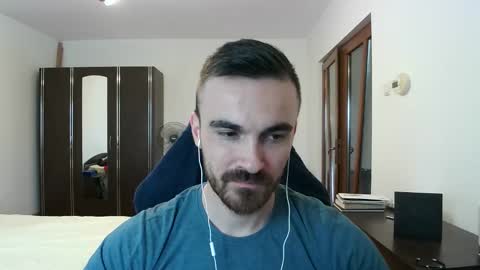 Snapshot of mu5clemania chatting on 11-23-25, 12:38 Victor online show from 11-23-25, 12:38