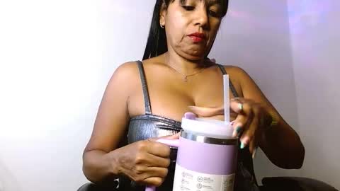 yuli online show from 11-12-25, 12:27