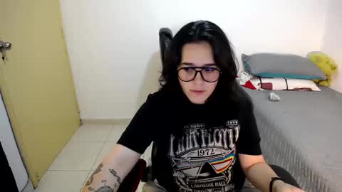 Dani and Alex online show from 11-04-25, 10:47