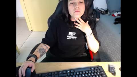 Dani and Alex online show from 11-07-25, 12:38