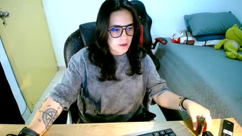 Dani and Alex online show from 11-10-25, 10:58