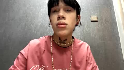 Snapshot of mun_poli chatting on 11-14-25, 10:51 Polik online show from 11-14-25, 10:51