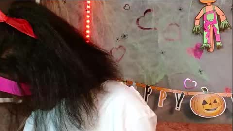 Snapshot of mupitta_sweett chatting on 10-27-25, 06:45 Leidy online show from 10-27-25, 06:45