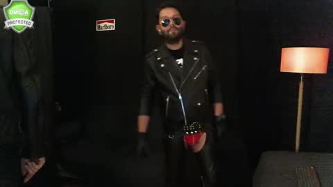 Snapshot of muratturkei chatting on 12-15-24, 01:57 MasterBros online show from 12-15-24, 01:57