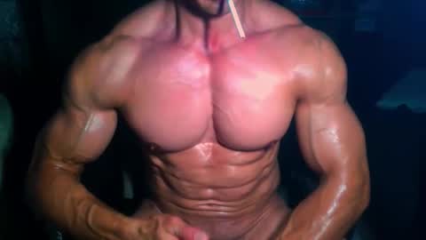 Snapshot of musclebredon chatting on 11-08-25, 08:18 BRENDON online show from 11-08-25, 08:18