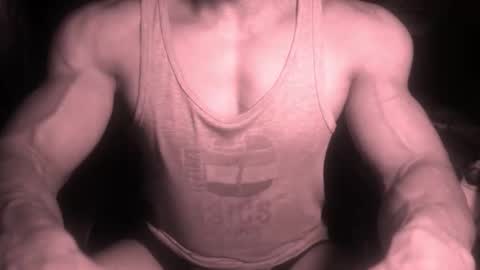 Snapshot of musclebredon chatting on 11-26-25, 06:31 BRENDON online show from 11-26-25, 06:31