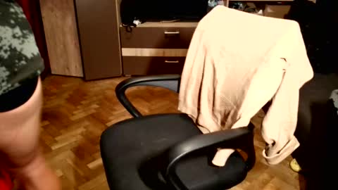 Snapshot of musclebredon chatting on 12-16-25, 07:19 BRENDON online show from 12-16-25, 07:19