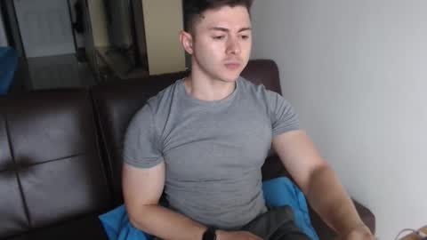 Snapshot of muscledoctor24 chatting on 09-17-25, 06:26 Everet online show from 09-17-25, 06:26