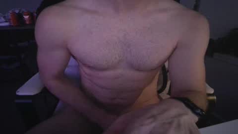 Snapshot of muscleedgernips chatting on 11-21-25, 08:35 muscleedgernips online show from 11-21-25, 08:35