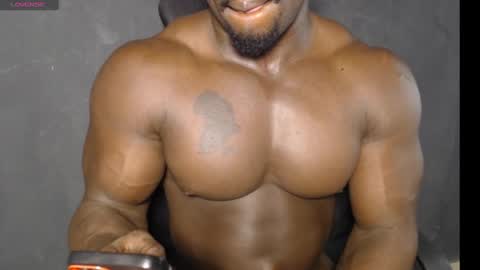 Snapshot of musclegodsammy23 chatting on 12-06-24, 01:29 musclegod23 online show from 12-06-24, 01:29