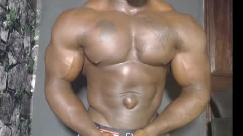 Snapshot of musclegodsammy23 chatting on 12-28-24, 03:04 musclegod23 online show from 12-28-24, 03:04
