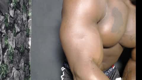 Snapshot of musclegodsammy23 chatting on 01-24-25, 12:20 musclegod23 online show from 01-24-25, 12:20