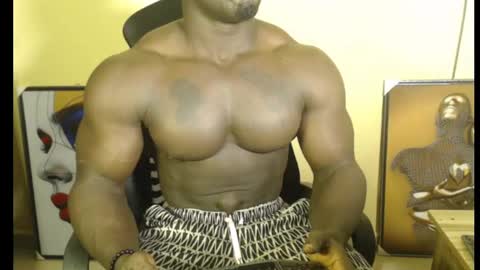 Snapshot of musclegodsammy23 chatting on 02-13-25, 01:40 musclegod23 online show from 02-13-25, 01:40