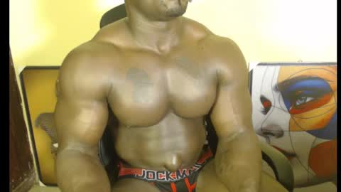 Snapshot of musclegodsammy23 chatting on 02-26-25, 04:25 musclegod23 online show from 02-26-25, 04:25