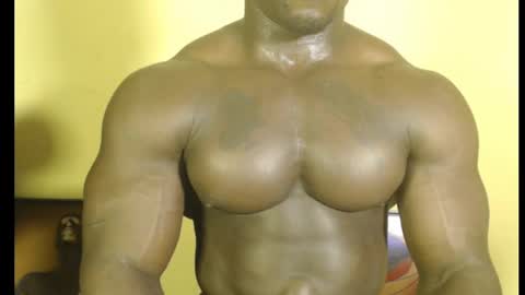 Snapshot of musclegodsammy23 chatting on 02-27-25, 02:21 musclegod23 online show from 02-27-25, 02:21