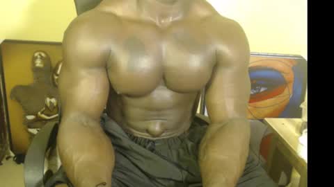 Snapshot of musclegodsammy23 chatting on 03-04-25, 12:39 musclegod23 online show from 03-04-25, 12:39