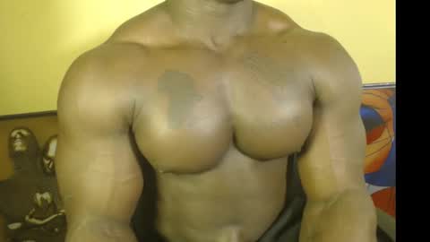 Snapshot of musclegodsammy23 chatting on 03-06-25, 02:41 musclegod23 online show from 03-06-25, 02:41