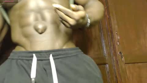 Snapshot of musclegodsammy23 chatting on 09-16-25, 12:33 musclegod23 online show from 09-16-25, 12:33