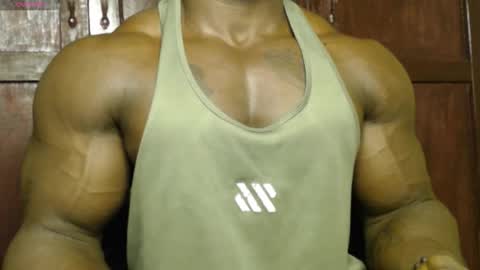 Snapshot of musclegodsammy23 chatting on 09-17-25, 11:50 musclegod23 online show from 09-17-25, 11:50