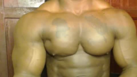 Snapshot of musclegodsammy23 chatting on 09-26-25, 02:26 musclegod23 online show from 09-26-25, 02:26