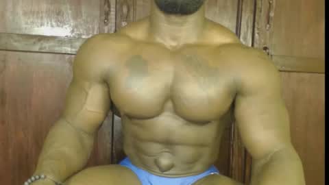 musclegod23 online show from 10-25-25, 01:29