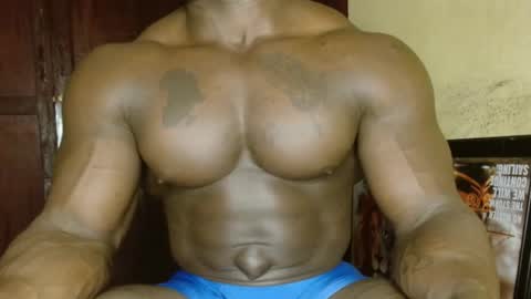 Snapshot of musclegodsammy23 chatting on 02-11-26, 02:11 musclegod23 online show from 02-11-26, 02:11