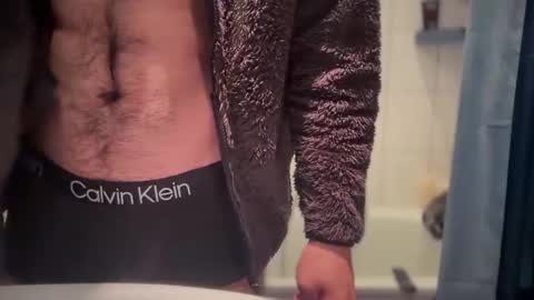 musclehair3 online show from 12-20-24, 08:38
