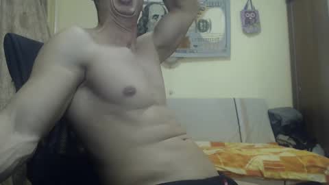 Snapshot of musculargod chatting on 12-18-24, 10:24 SexyMuscled online show from 12-18-24, 10:24