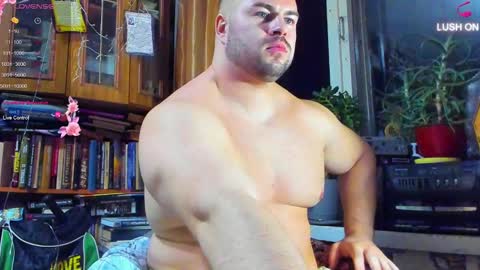 Snapshot of muscularjohnforu chatting on 01-05-25, 05:20 click icon for peach  online show from 01-05-25, 05:20