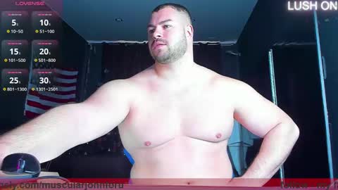 Snapshot of muscularjohnforu chatting on 02-01-25, 08:39 click icon for peach  online show from 02-01-25, 08:39