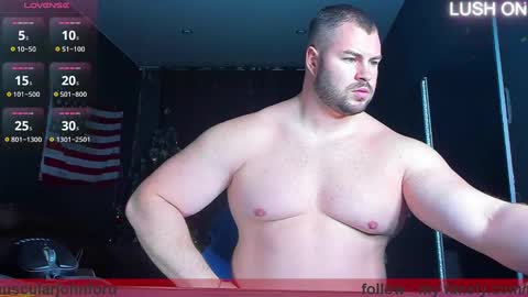 Snapshot of muscularjohnforu chatting on 02-01-25, 05:16 click icon for peach  online show from 02-01-25, 05:16