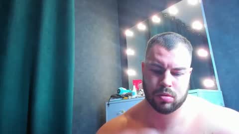 Snapshot of muscularjohnforu chatting on 02-10-25, 06:56 click icon for peach  online show from 02-10-25, 06:56