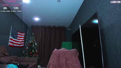 Snapshot of muscularjohnforu chatting on 02-13-25, 06:16 click icon for peach  online show from 02-13-25, 06:16