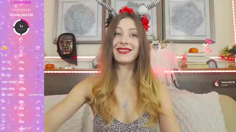 Luna  online show from 10-19-25, 07:03